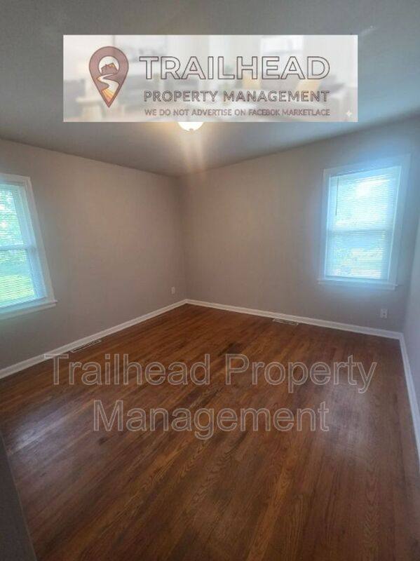 House for rent at 13629 Applewood Dr, Grandview, MO 64030