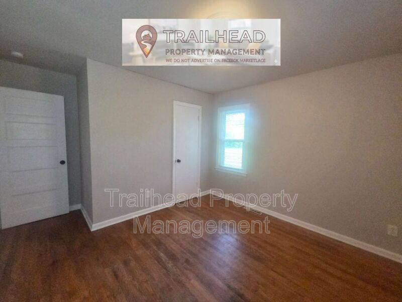 House for rent at 13629 Applewood Dr, Grandview, MO 64030
