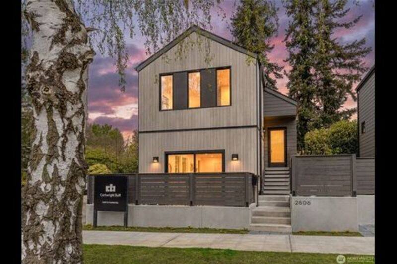Townhouse for rent at 2806 W Dravus St, Seattle, WA 98199
