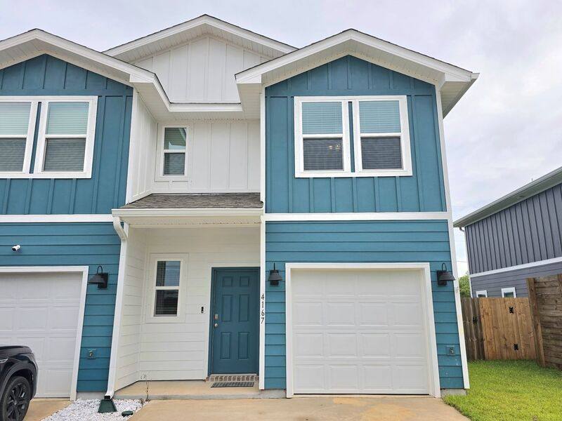 Townhouse for rent at 4167 Pendragon Circle, Milton, FL 32583