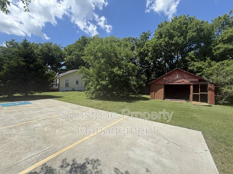 House for rent at 103 W 3rd St, Owasso, OK 74055