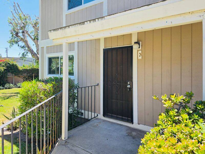 House for rent at 1980 Anaheim Ave E, Costa Mesa, CA 92627