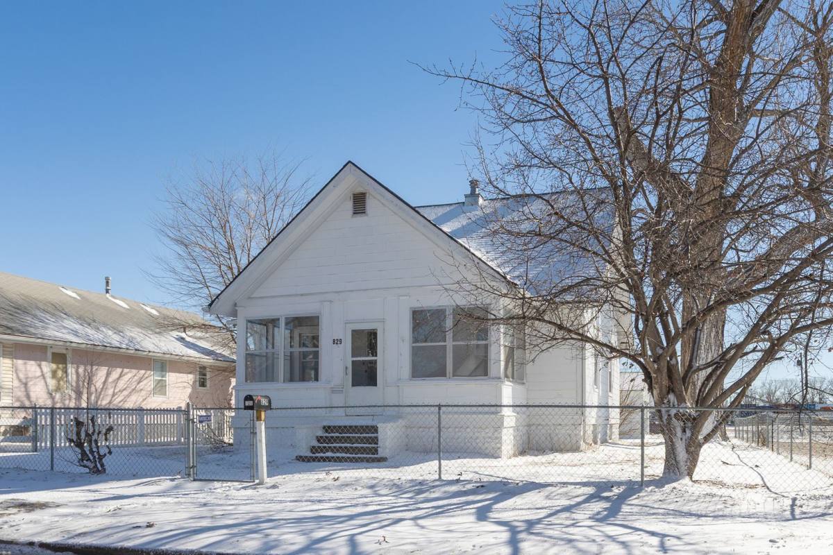 House for rent at 829 8th Ave, Council Bluffs, IA 51501