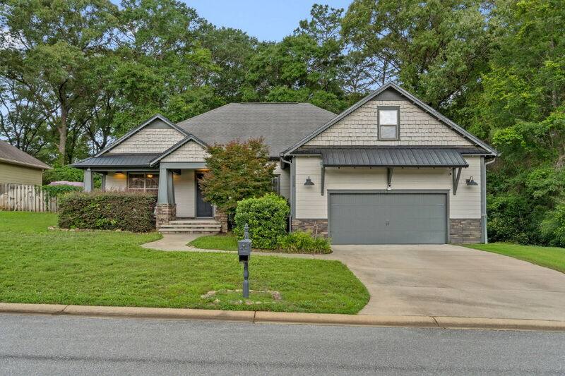 House for rent at 6008 Trestle St, Crestview, FL 32536
