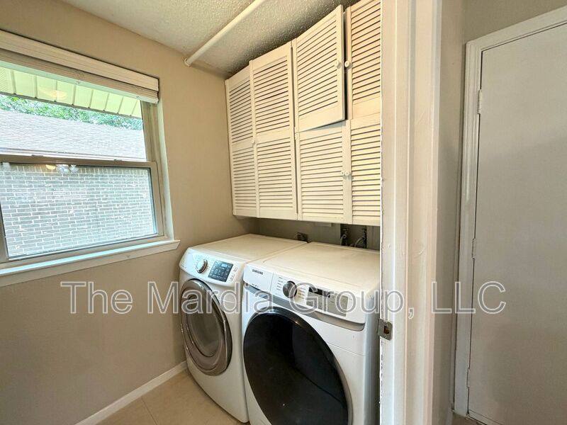 House for rent at 1506 Whiteoak Dr, Garland, TX 75040