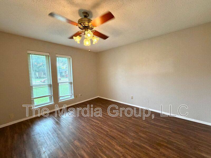 House for rent at 1506 Whiteoak Dr, Garland, TX 75040