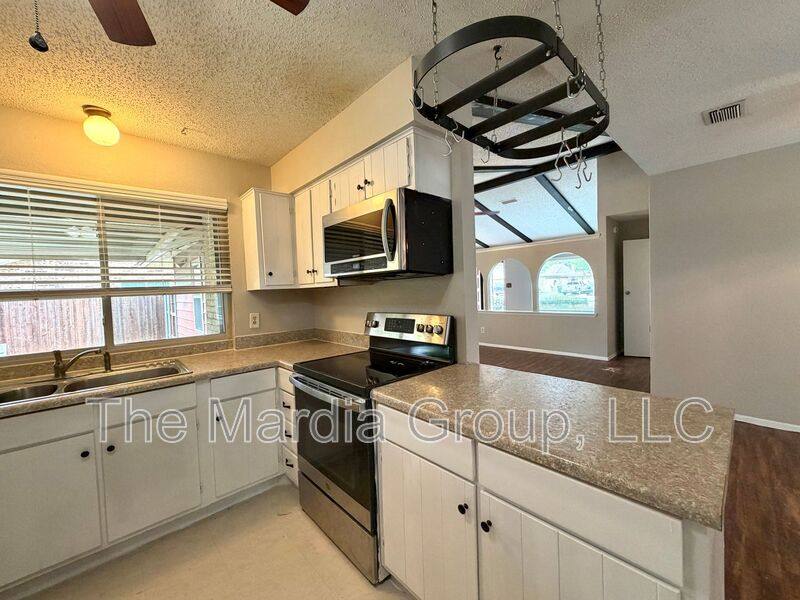 House for rent at 1506 Whiteoak Dr, Garland, TX 75040