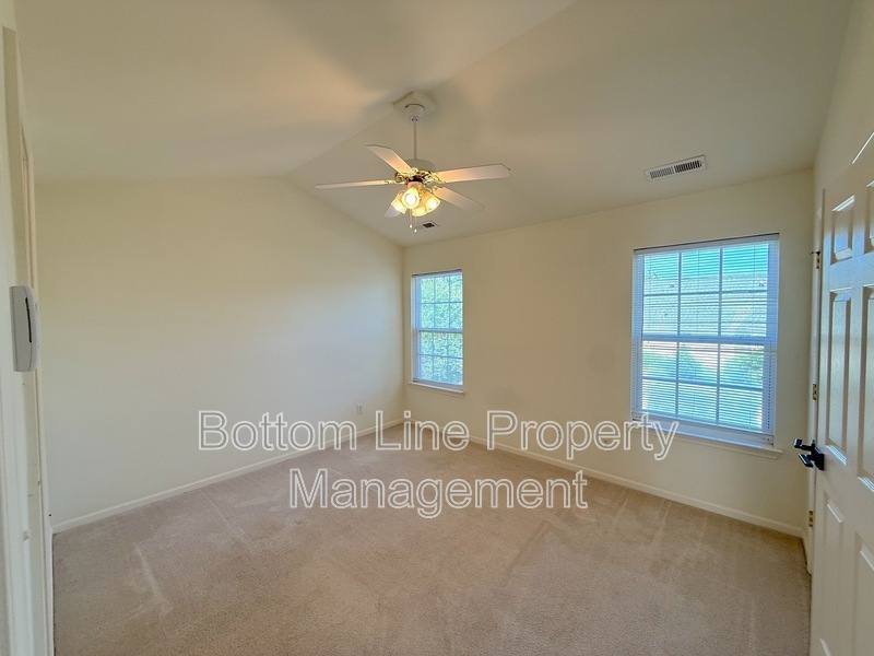 Townhouse for rent at 5703 Erin Dr, Dallas, NC 28034