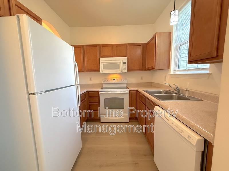 Townhouse for rent at 5703 Erin Dr, Dallas, NC 28034