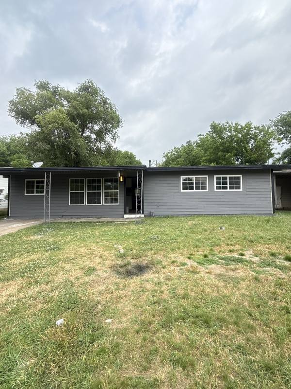House for rent at 2857 E 44th St N, Tulsa, OK 74110