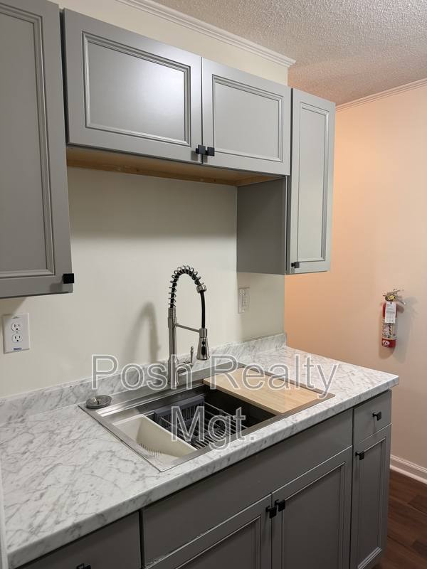 Apartment for rent at 3517 Old Battleground Rd, Greensboro, NC 27410