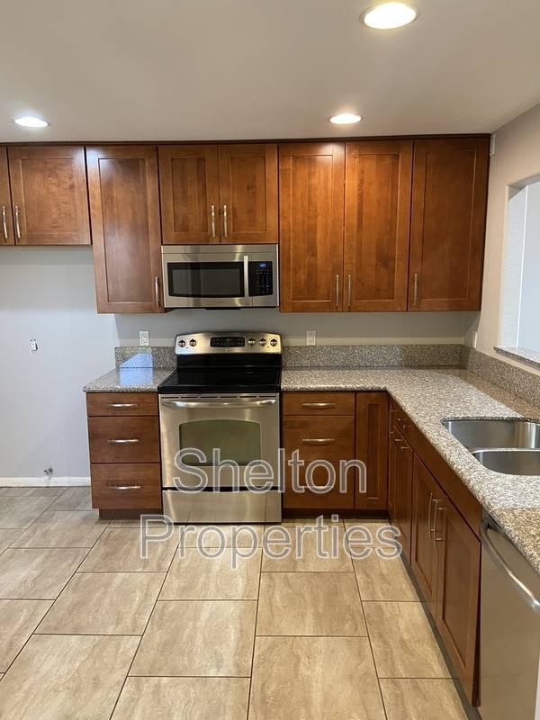 Townhouse for rent at 1262 E Avenida Hermosa, Phoenix, AZ 85014