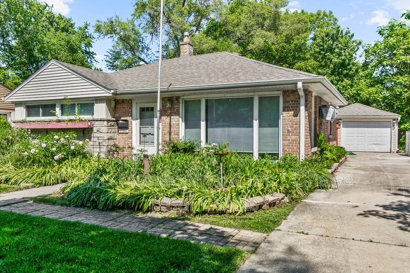 Apartment for rent at 17561 Hillside Lane, Homewood, IL 60430