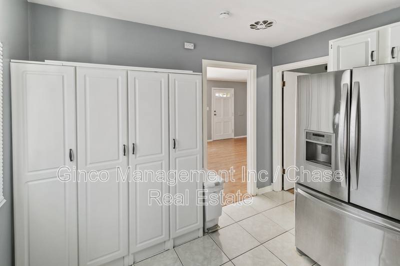 Apartment for rent at 17561 Hillside Lane, Homewood, IL 60430