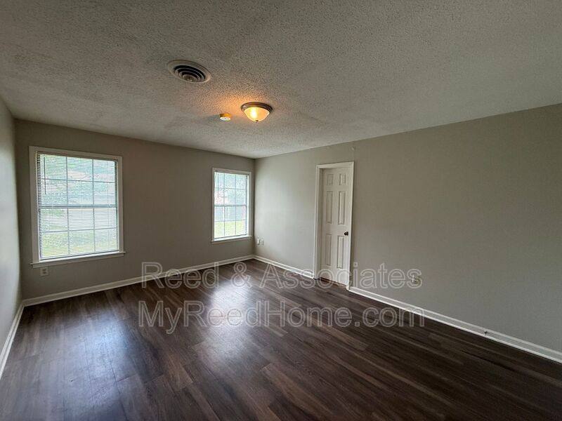House for rent at 4811 Barkshire Dr, Memphis, TN 38141