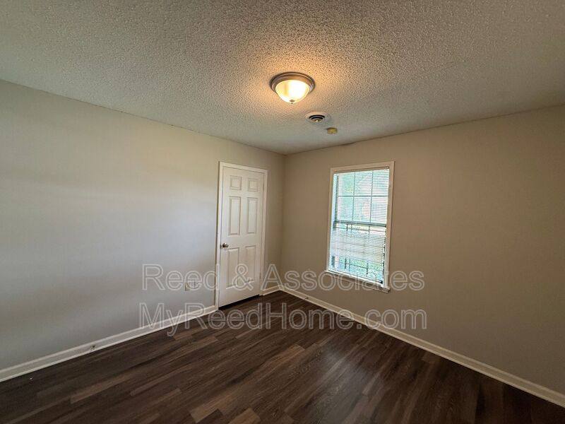 House for rent at 4811 Barkshire Dr, Memphis, TN 38141