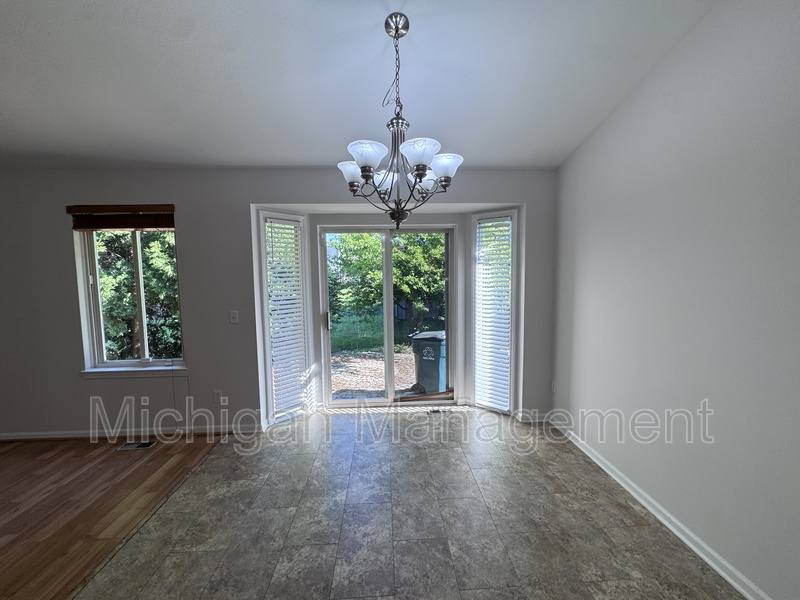 House for rent at 173 Algansee Dr, Troy, MI 48083