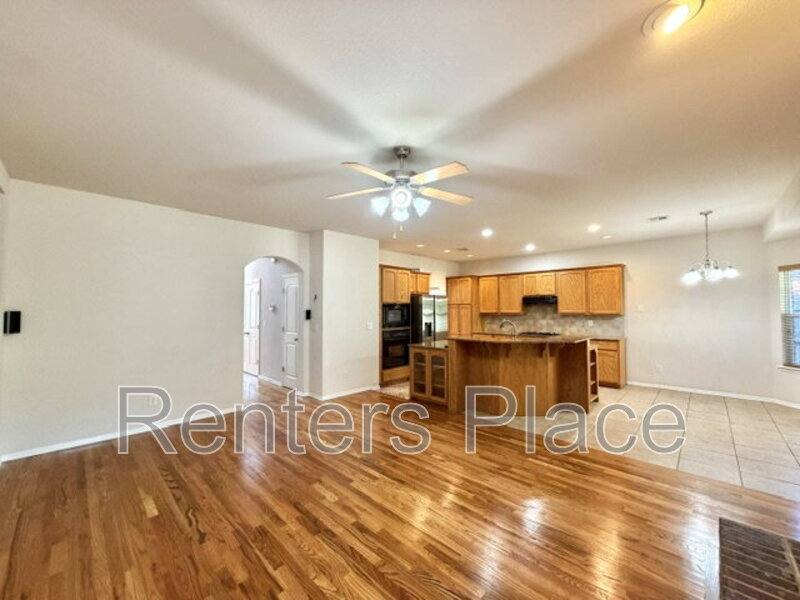 House for rent at 1012 S Desert Palm Ave, Broken Arrow, OK 74012