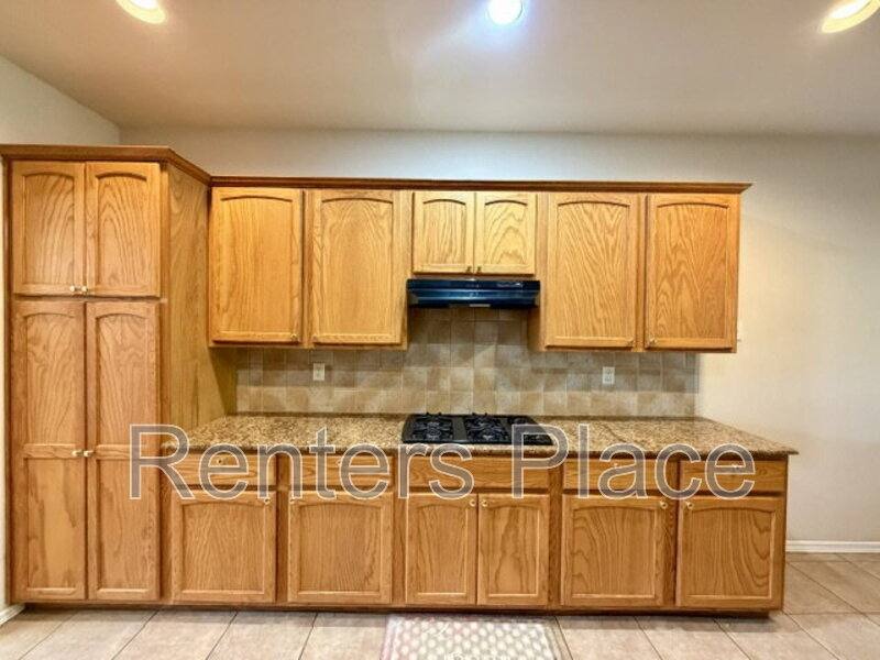 House for rent at 1012 S Desert Palm Ave, Broken Arrow, OK 74012