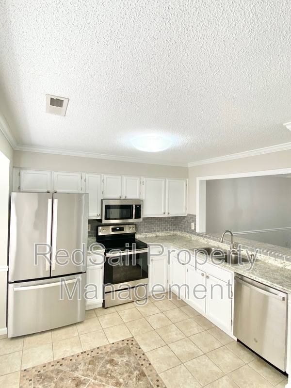 Townhouse for rent at 110 Souverain Landing, Yorktown, VA 23692