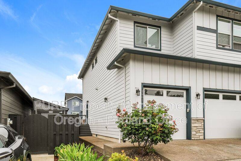 Apartment for rent at 1801 NE Robert Rd, Estacada, OR 97023