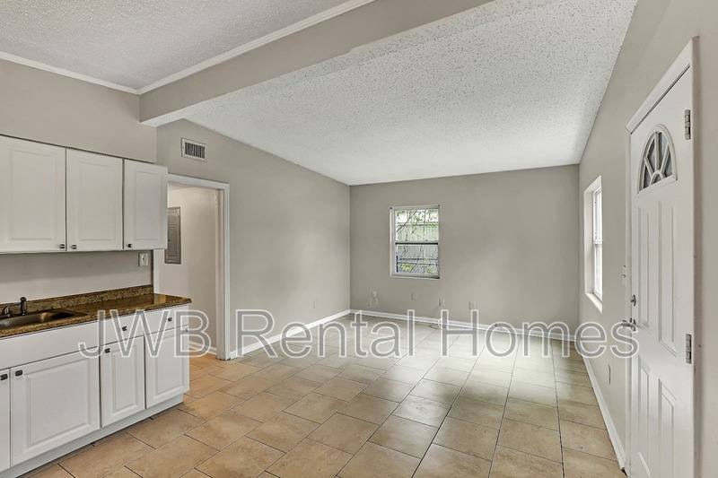 House for rent at 915 Wayne St, Jacksonville, FL 32208