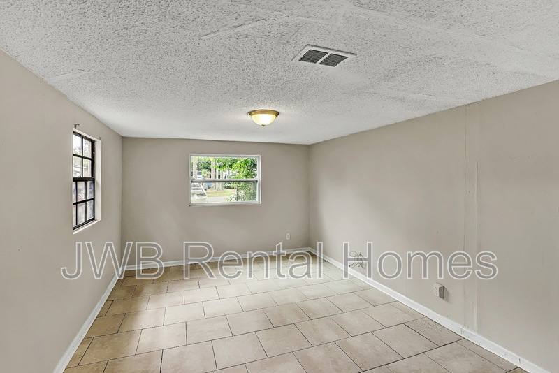 House for rent at 915 Wayne St, Jacksonville, FL 32208