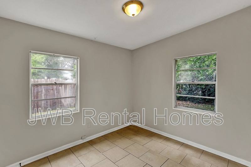 House for rent at 915 Wayne St, Jacksonville, FL 32208