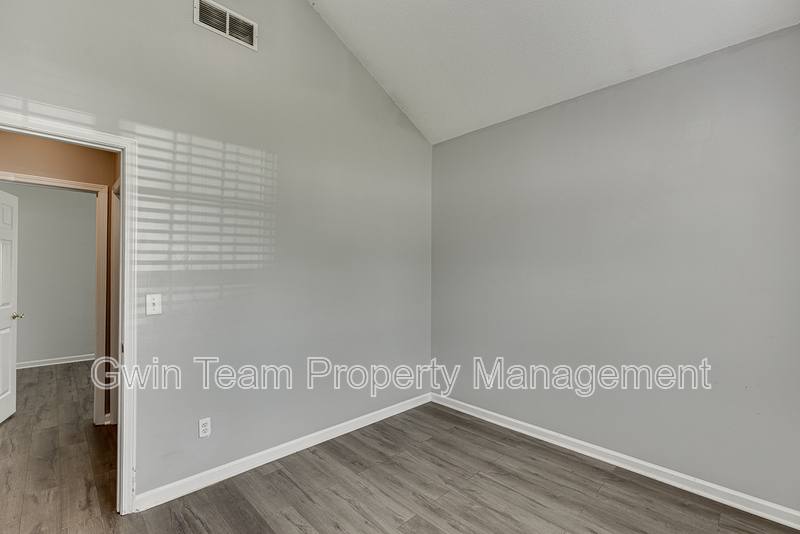House for rent at 2464 Laurelfield Dr, Grayson, GA 30017
