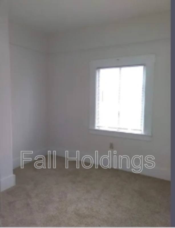 Apartment for rent at 1438 Alcatraz Ave #B, Berkeley, CA 94702