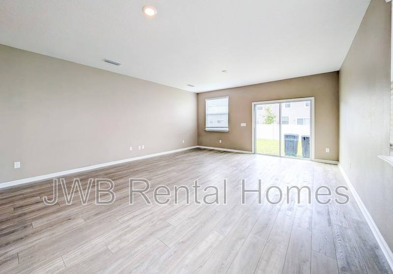 Townhouse for rent at 9868 Fiddleback Lane, Jacksonville, FL 32222
