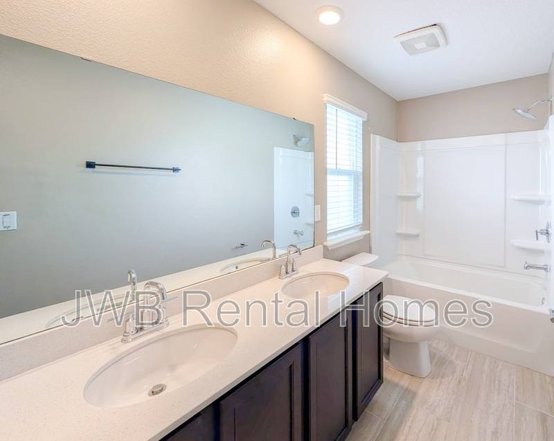 Townhouse for rent at 9868 Fiddleback Lane, Jacksonville, FL 32222