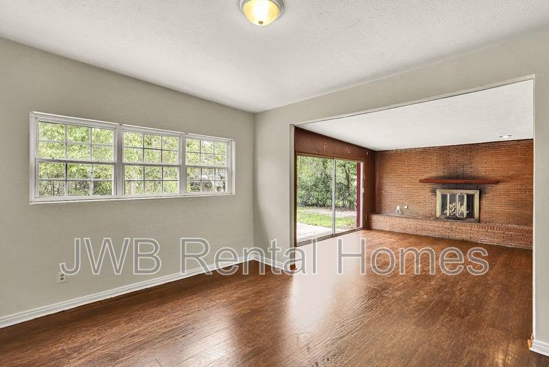 House for rent at 10524 Briarcliff Rd S, Jacksonville, FL 32218