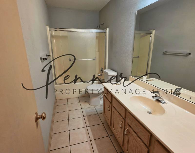 House for rent at 209 NW Woodbury Dr, Grain Valley, MO 64029