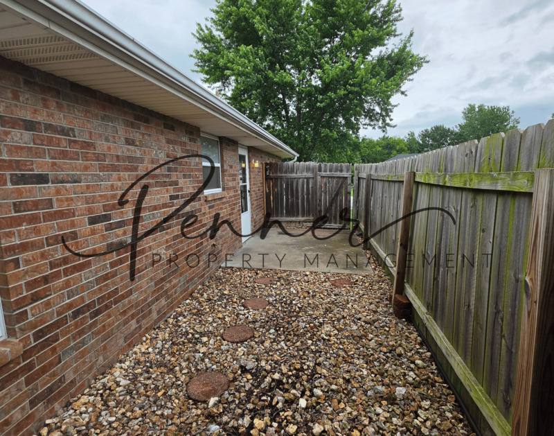 House for rent at 209 NW Woodbury Dr, Grain Valley, MO 64029
