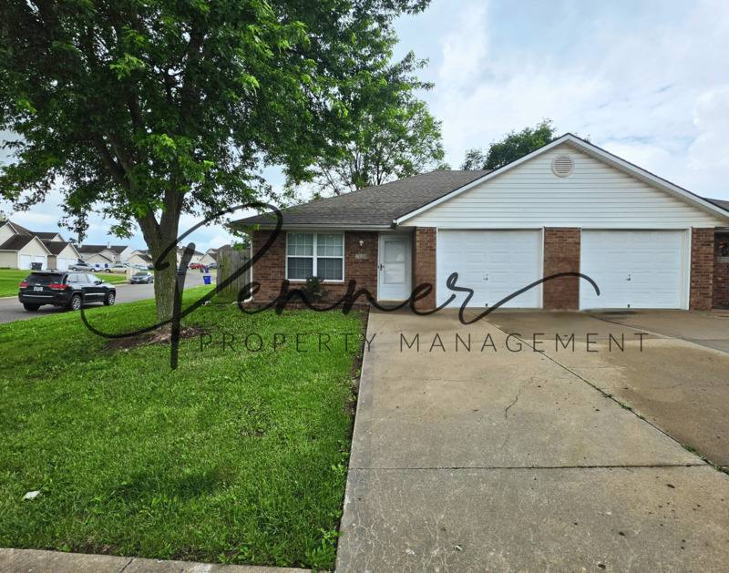 House for rent at 209 NW Woodbury Dr, Grain Valley, MO 64029