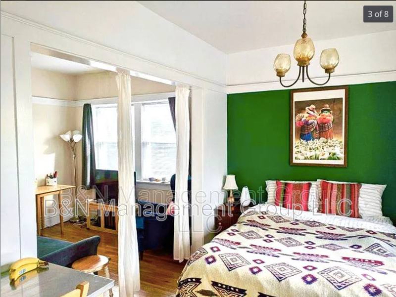 Apartment for rent at 1061 W Dakin #2, Chicago, IL 60613