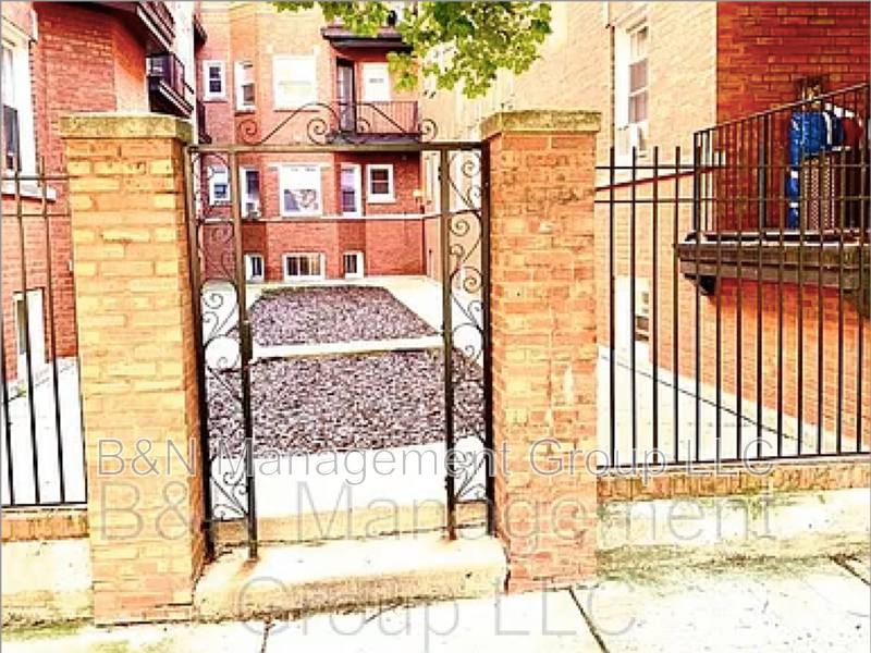 Apartment for rent at 1061 W Dakin #2, Chicago, IL 60613
