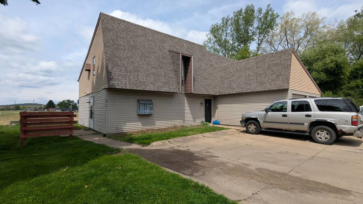 Apartment for rent at 785 Kerns Dr NE, Bolivar, OH 44612