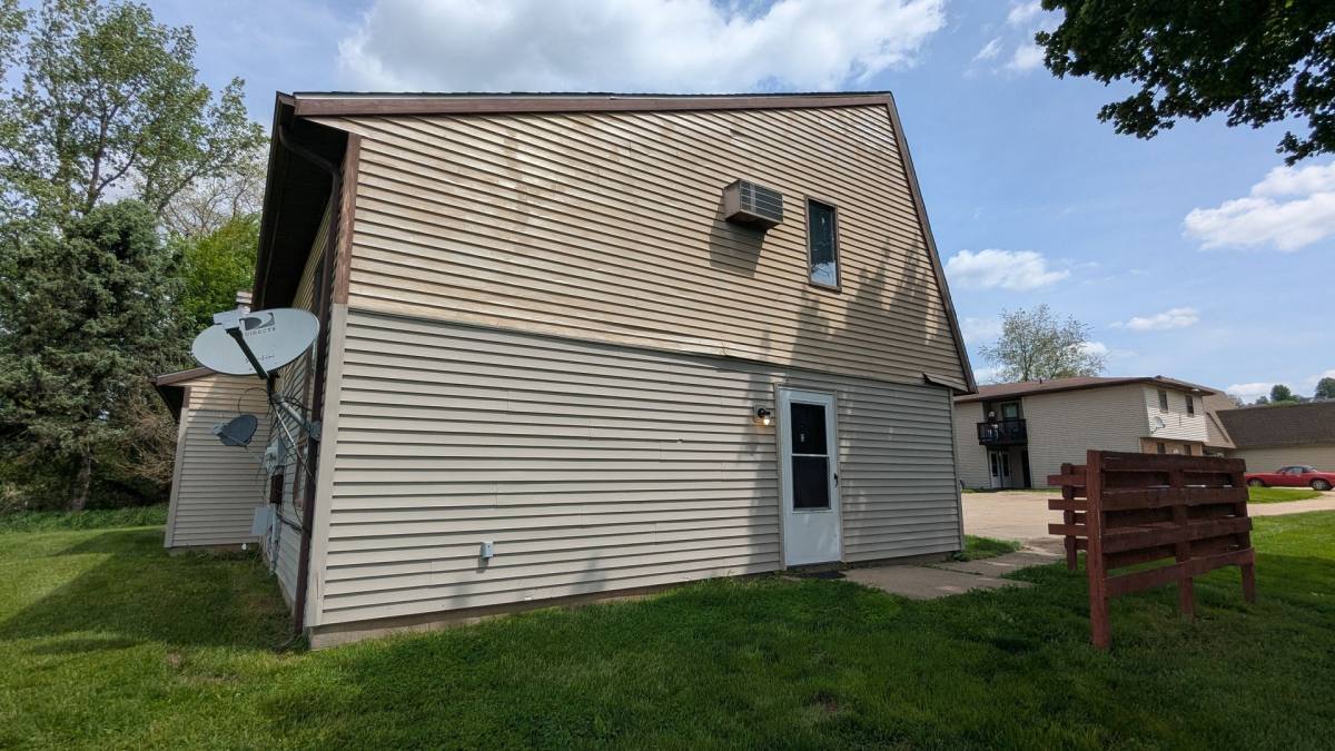 Apartment for rent at 785 Kerns Dr NE, Bolivar, OH 44612