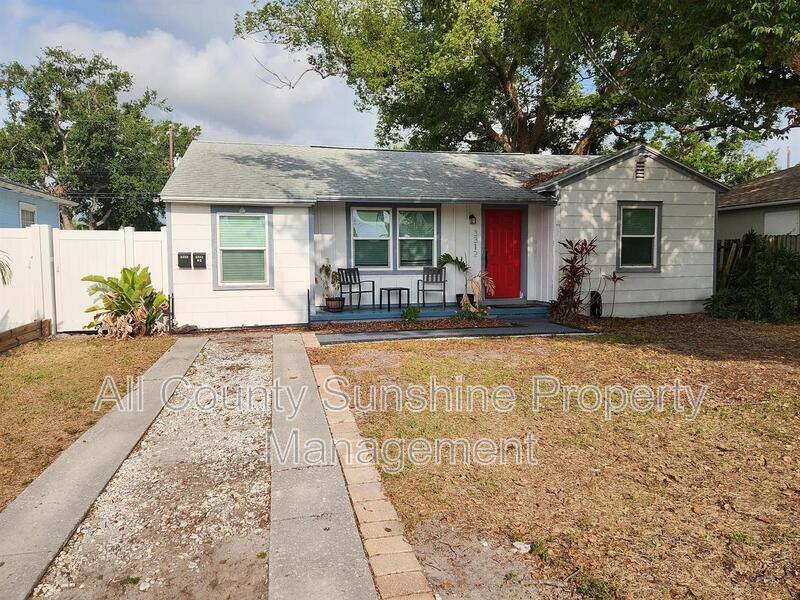 House for rent at 3312 17th St N, Saint Petersburg, FL 33713