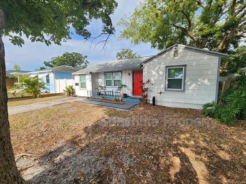 House for rent at 3312 17th St N, Saint Petersburg, FL 33713