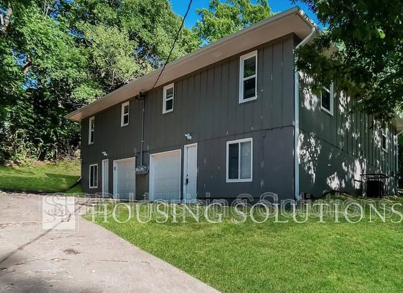 Apartment for rent at 11500 E Anderson St, Independence, MO 64054
