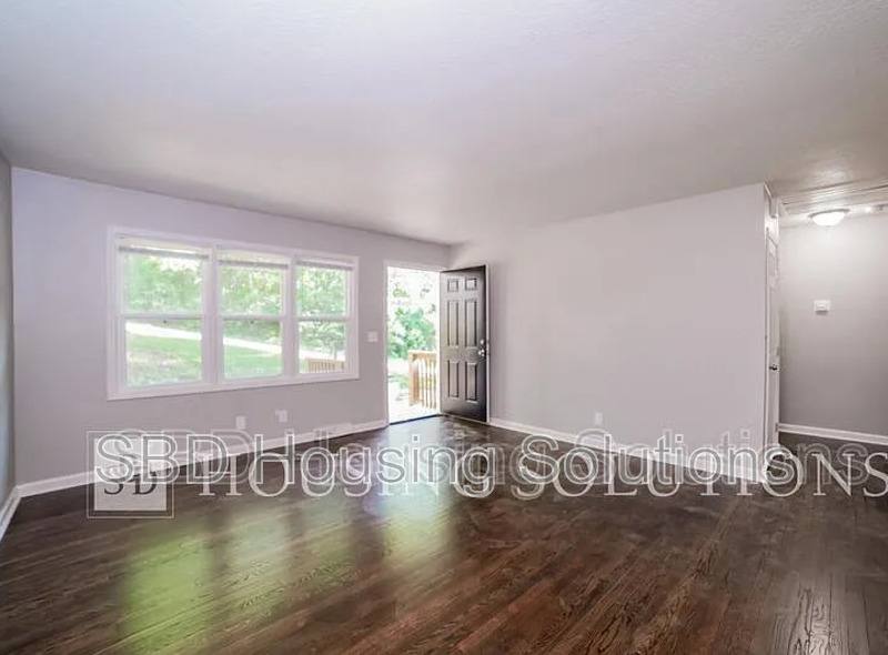 Apartment for rent at 11500 E Anderson St, Independence, MO 64054