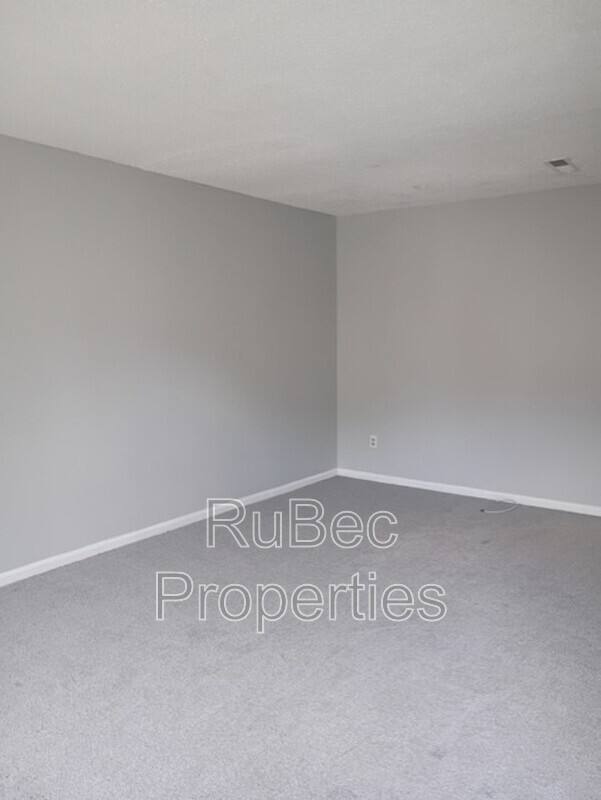 Townhouse for rent at 913 Nottingham Dr #33, Gastonia, NC 28054