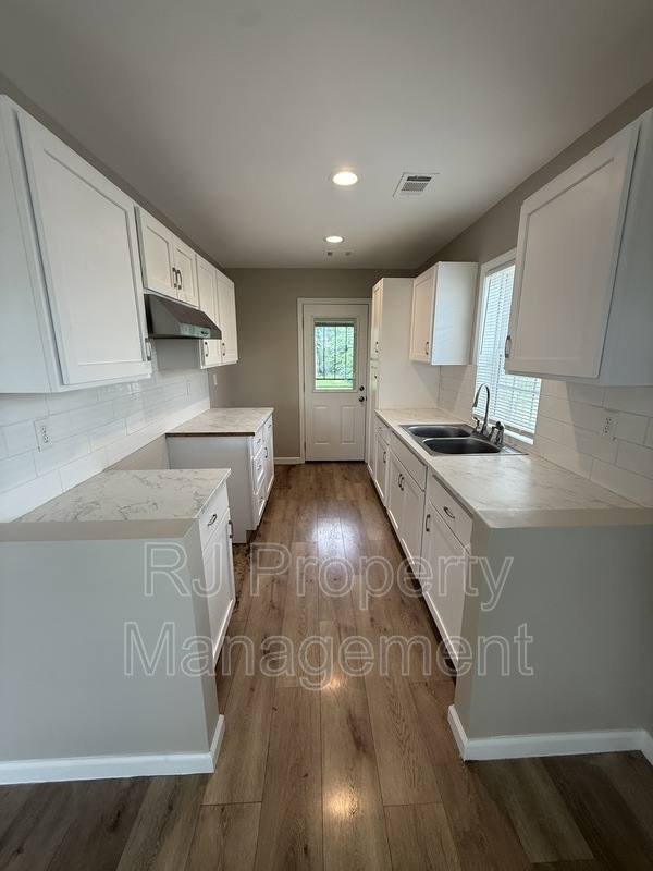 House for rent at 86 W Dempster Ave, Memphis, TN 38109