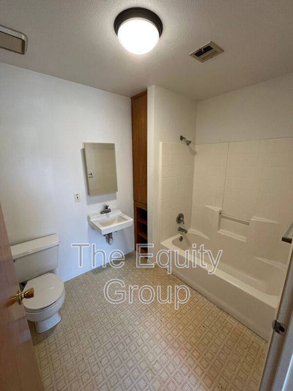 Apartment for rent at 62 N Villa St #7, Porterville, CA 93257