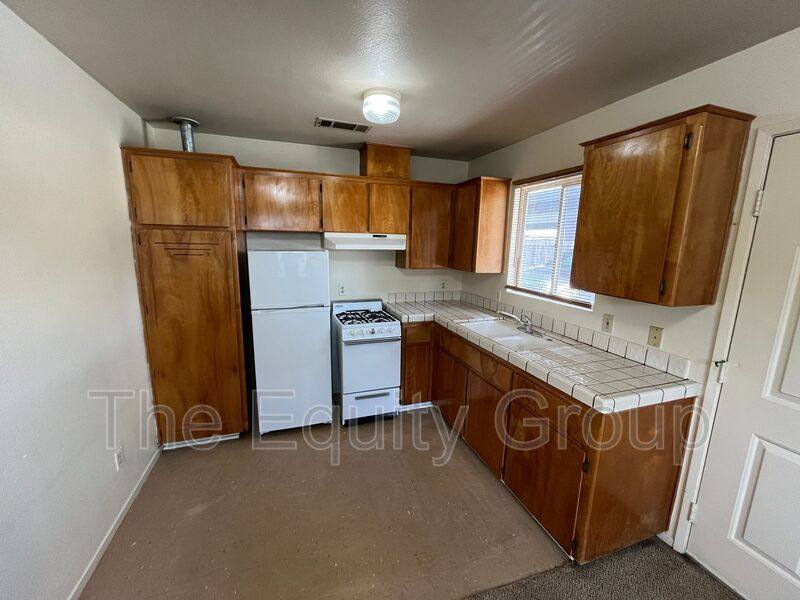 Apartment for rent at 62 N Villa St #7, Porterville, CA 93257
