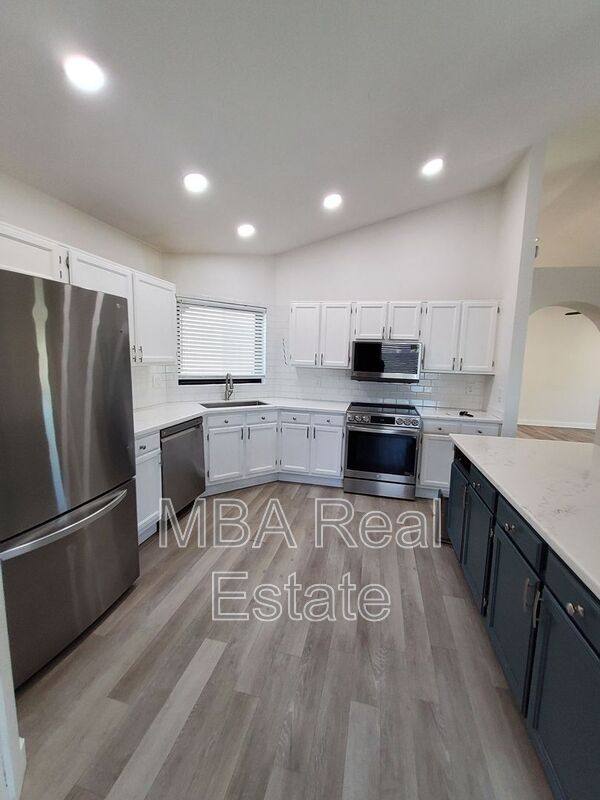 House for rent at 19654 N 36th St, Phoenix, AZ 85050