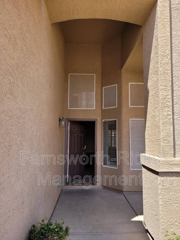 House for rent at 1270 W Flintlock Way, Chandler, AZ 85286